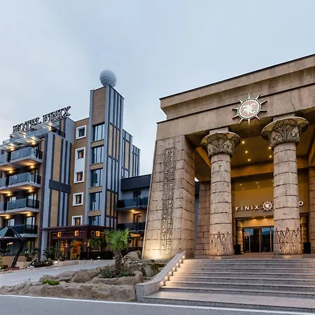 מלון Finix Casino