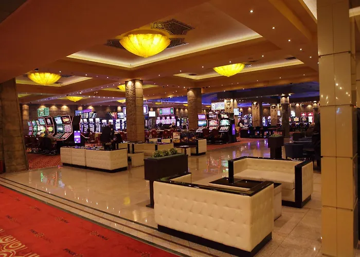 Finix Casino 酒店 *